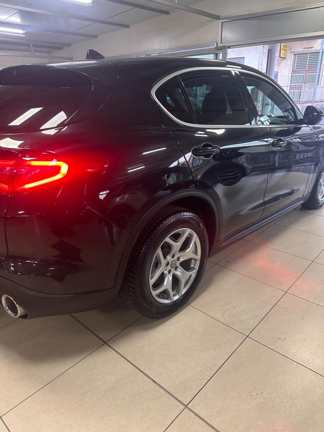 Alfa Romeo Stelvio 2.2 Turbodiesel 160 CV AT8 RWD Business