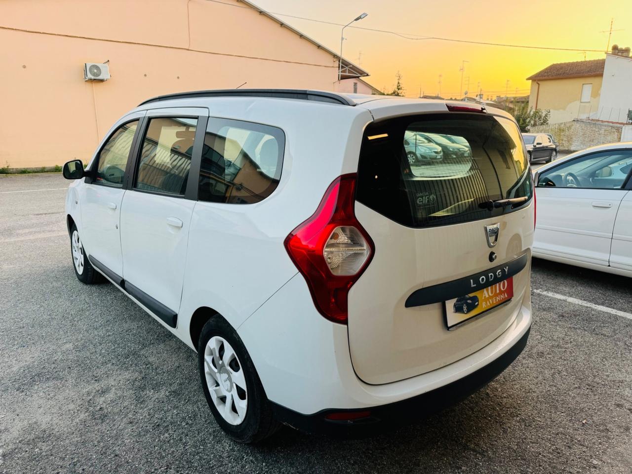 Dacia Lodgy 1.6 8V 85CV 5 posti Metano