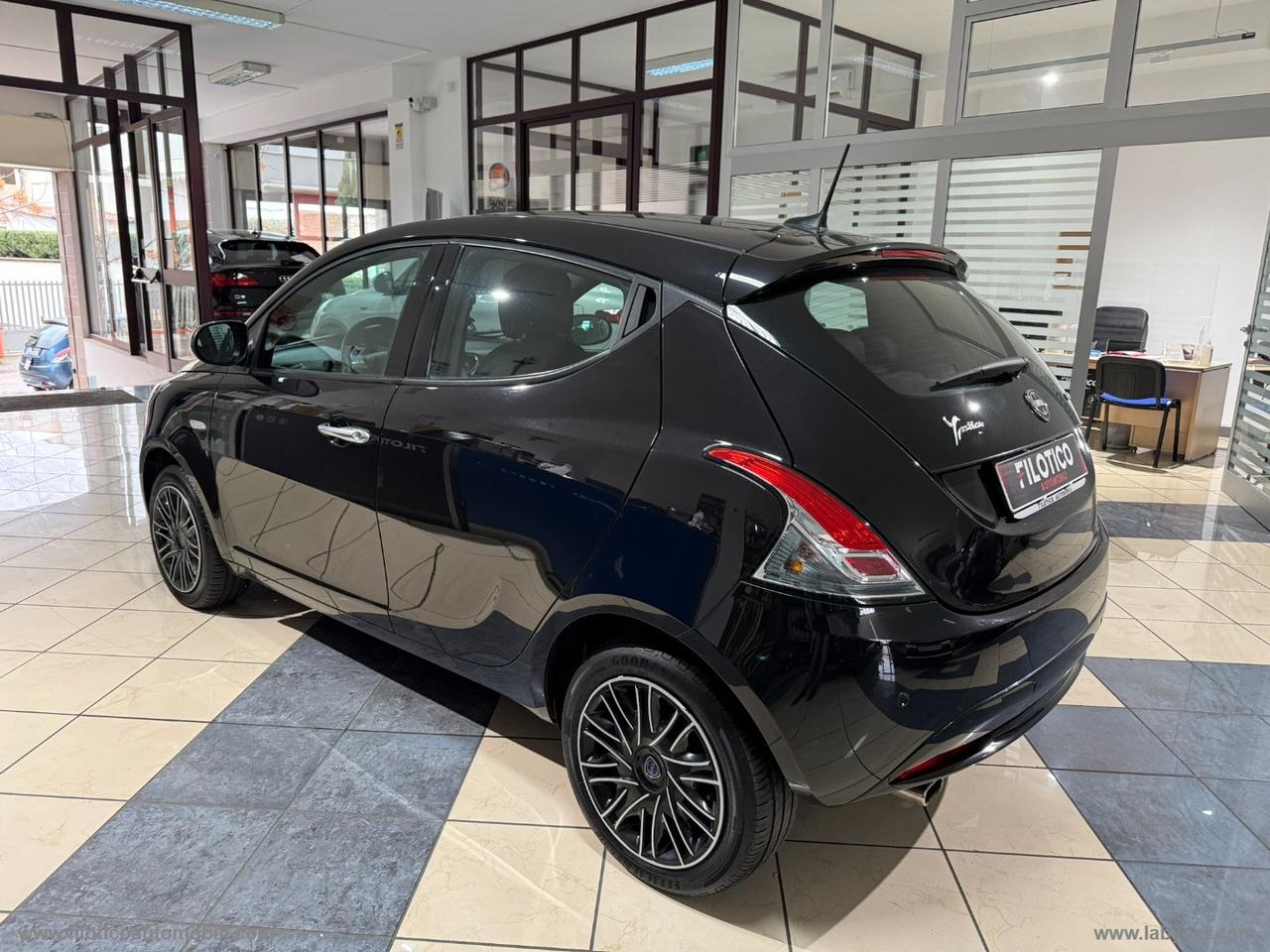 LANCIA Ypsilon 1.0 FireFly 5p.S&S Hybryd Gold CAR PLAY - KIT 5 POSTO - SENSORI DI PARCHEGGIO