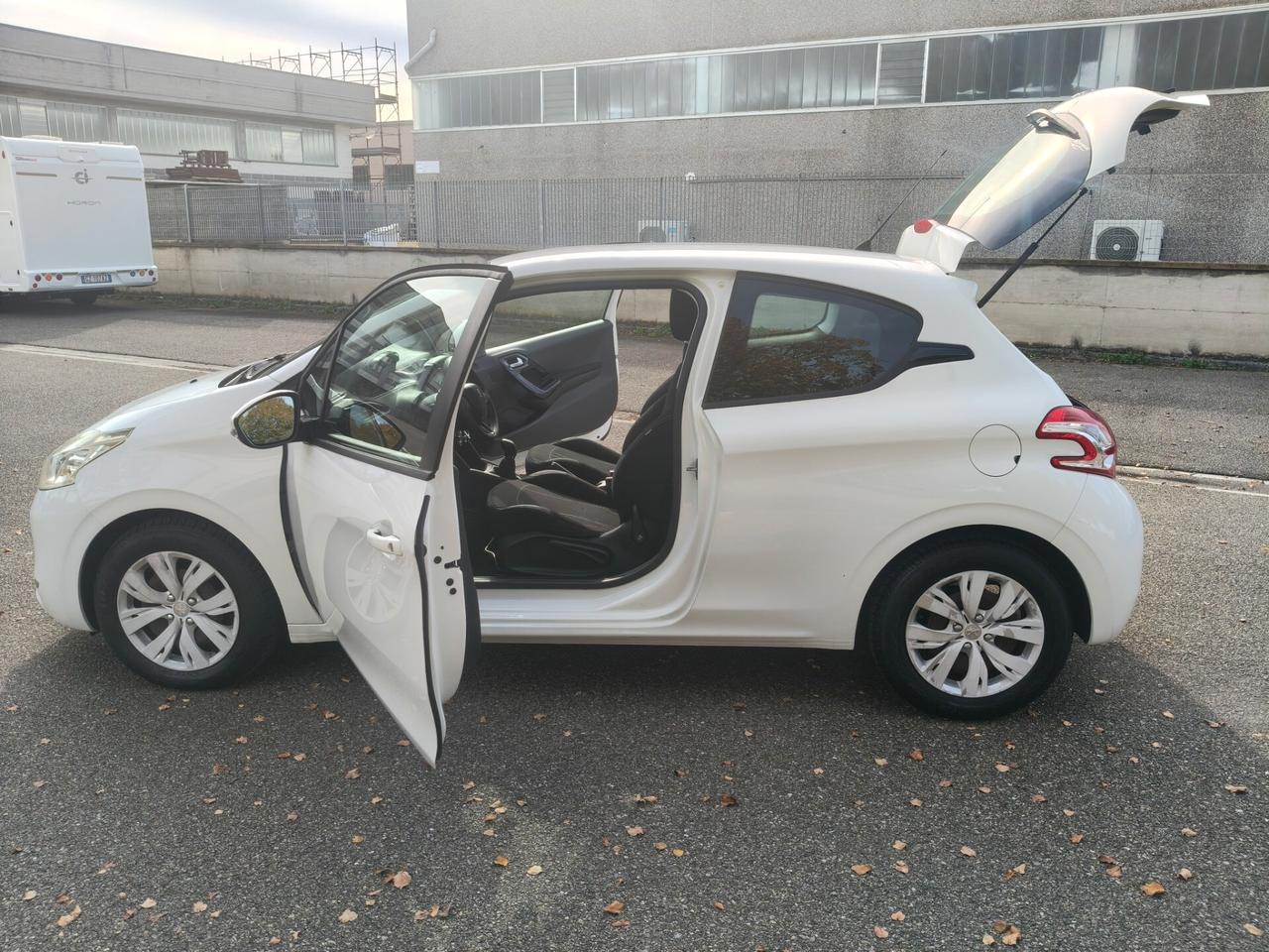 Peugeot 208 1.0 del 2013 SOLO 87.000 KM