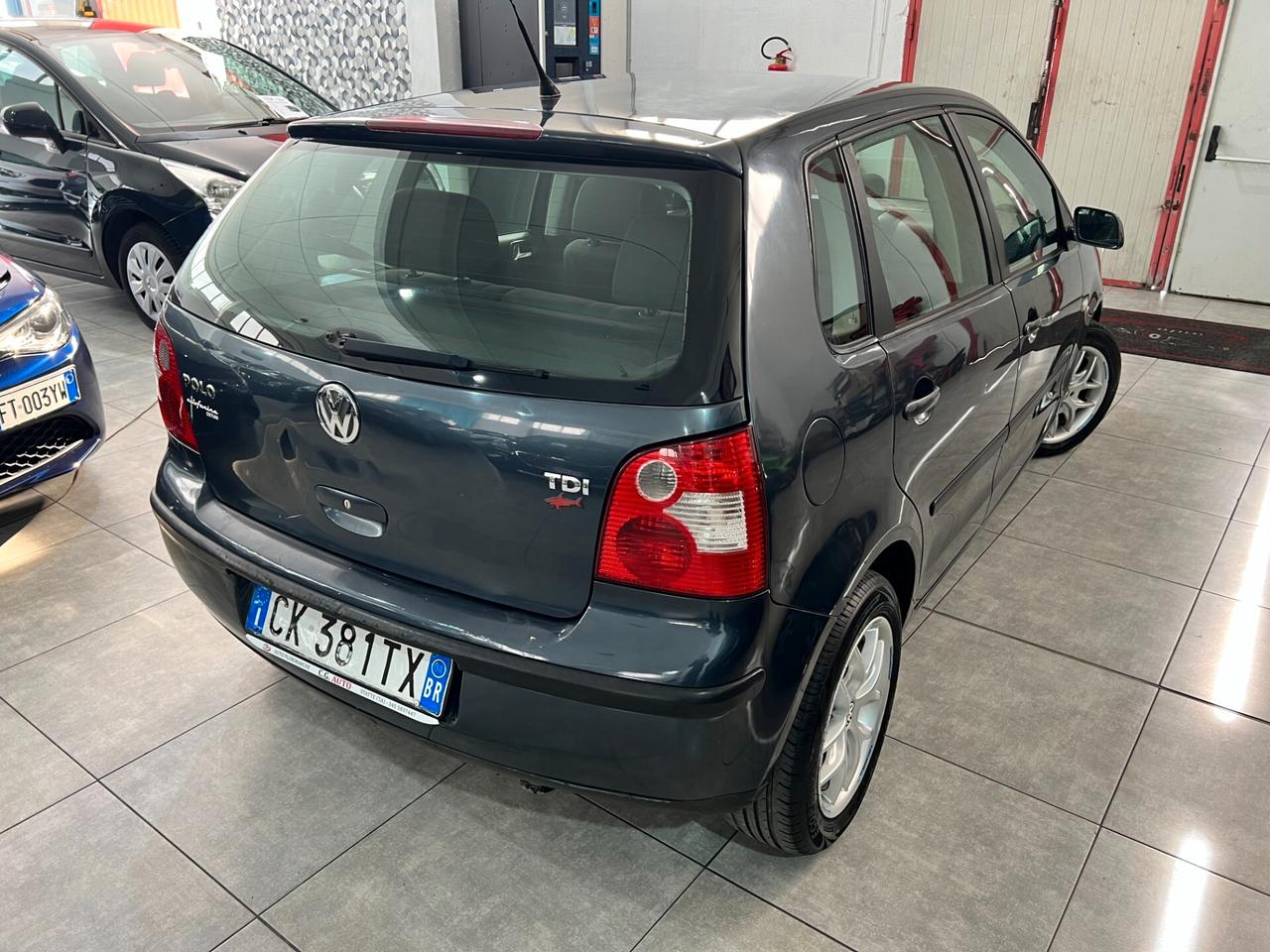 Volkswagen Polo 1.4 75 CV -Trendline - 2004