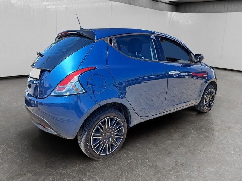 Lancia Ypsilon 1.2 Silver Gpl 69cv