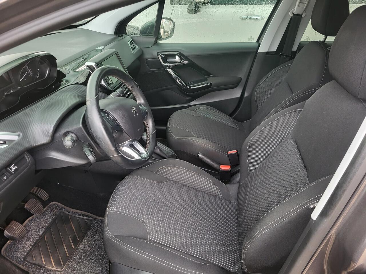 Peugeot 208 PureTech 82 5 porte Allure GPL