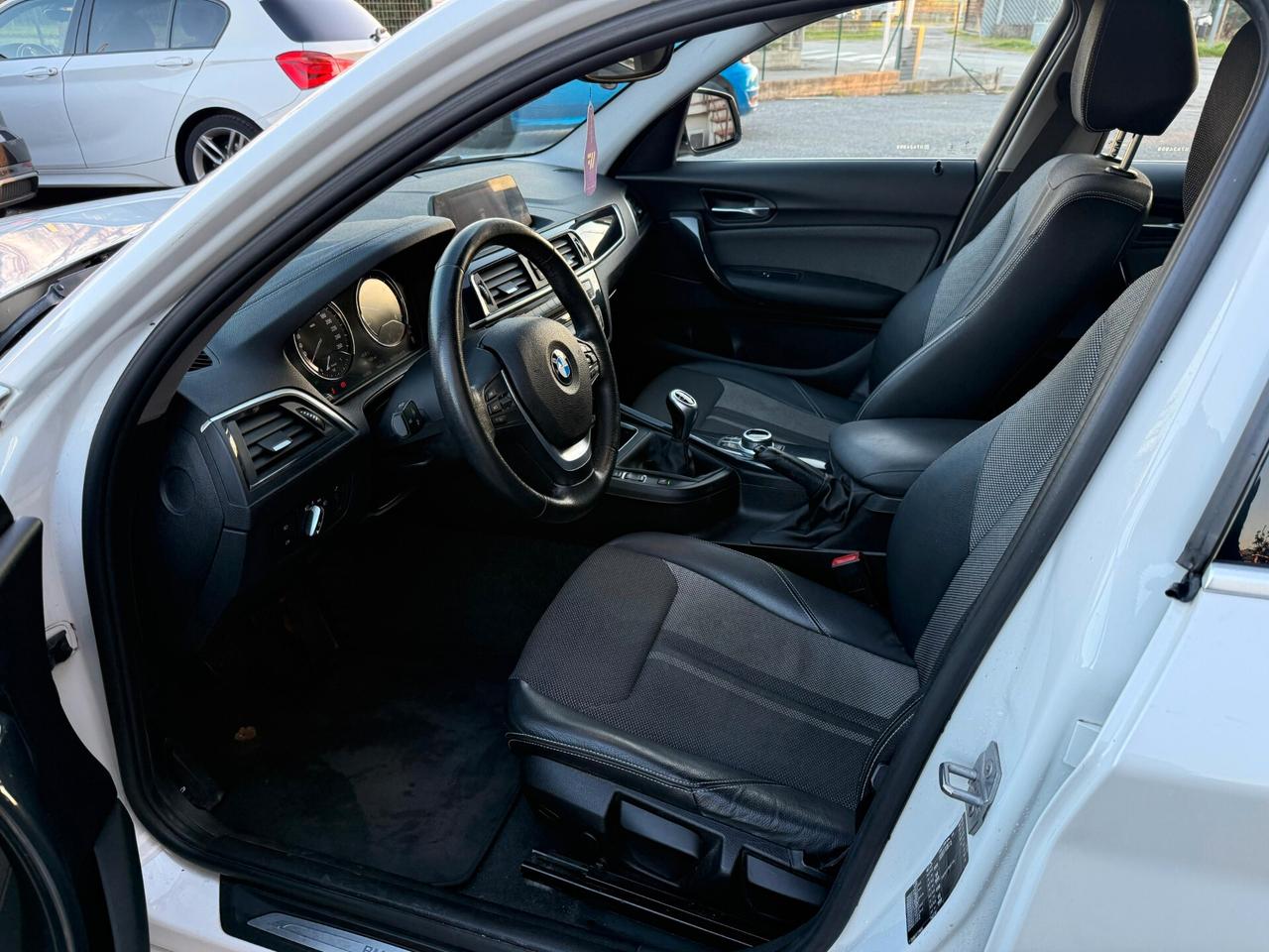 Bmw 116 116d 5p. Urban