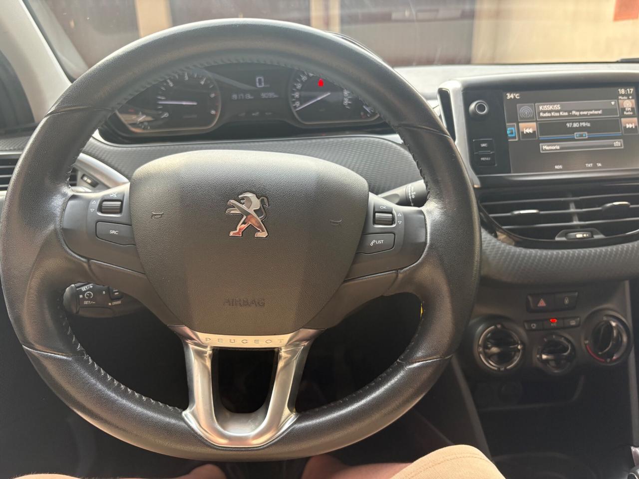 Peugeot 2008 BlueHDi 100 Black Matt 2015