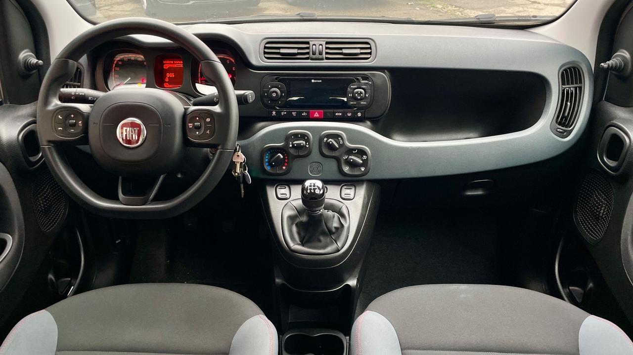 FIAT PANDA 1.2 LOUNGE 69CV 5 POSTI - NEOPATENTATI