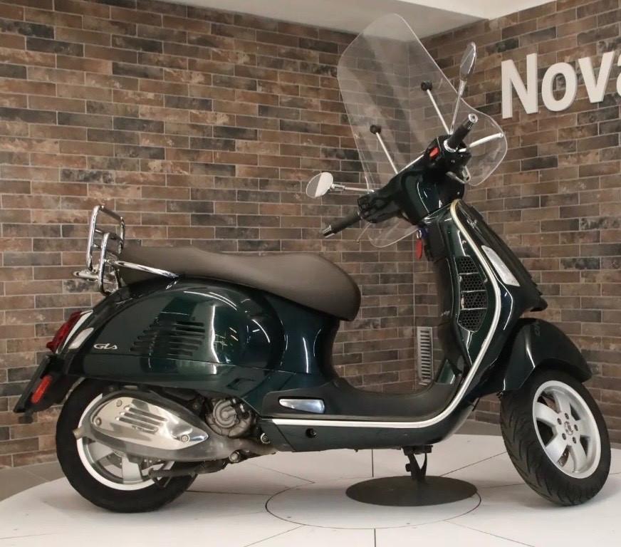 Piaggio Vespa 300 GTS