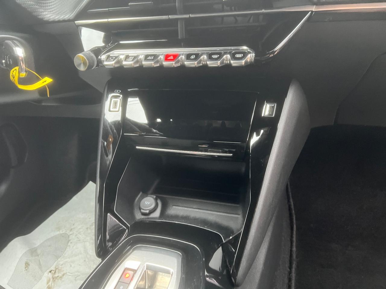 Peugeot 2008 BlueHDi 130 S&S EAT8 Allure