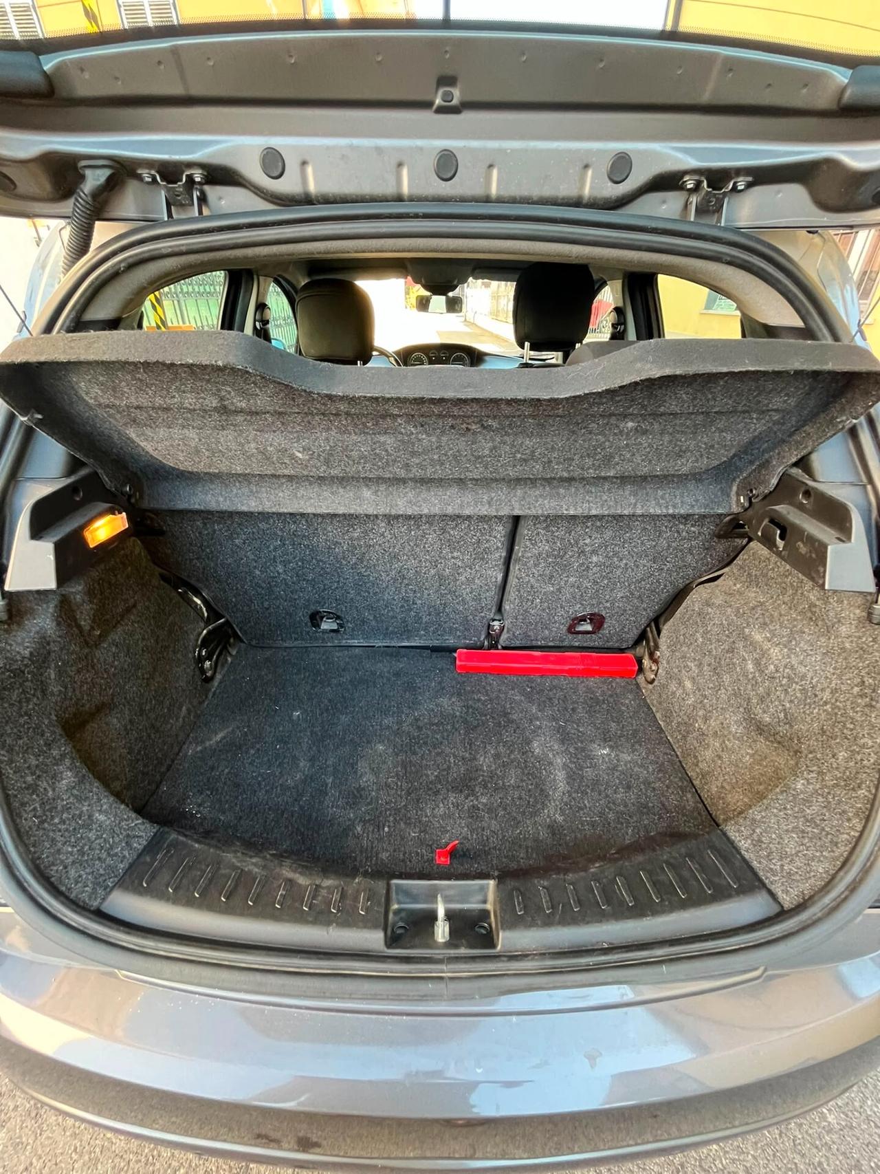 Lancia Ypsilon 1.0 Hybrid Gold