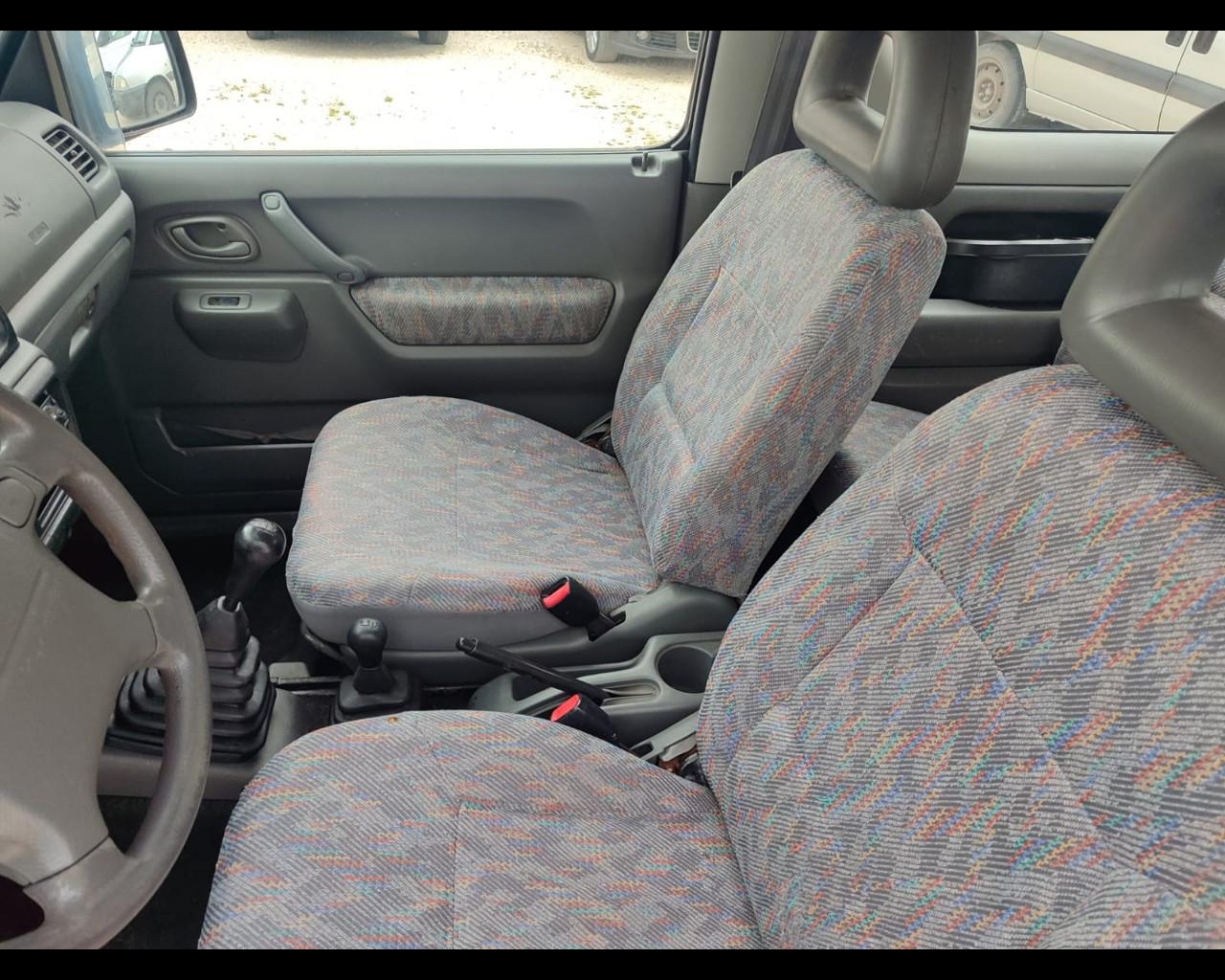 SUZUKI Jimny 3ª serie - Jimny 1.3i 16V cat 4WD JLX