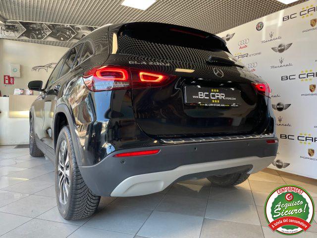 MERCEDES-BENZ GLA 200 d Automatic Business Extra