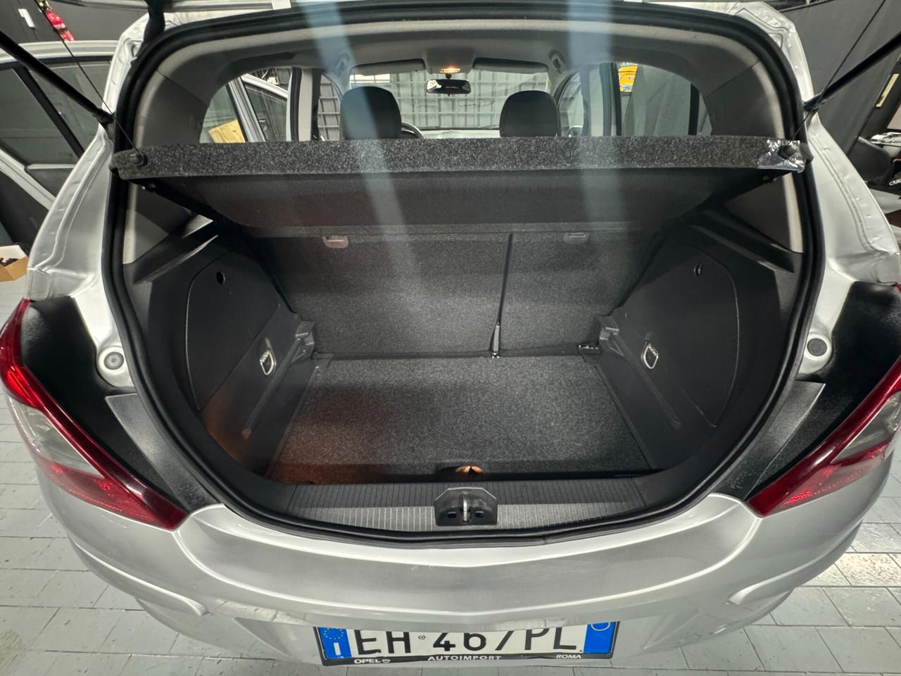 Opel Corsa 1.2 5 porte Elective Neopatentati