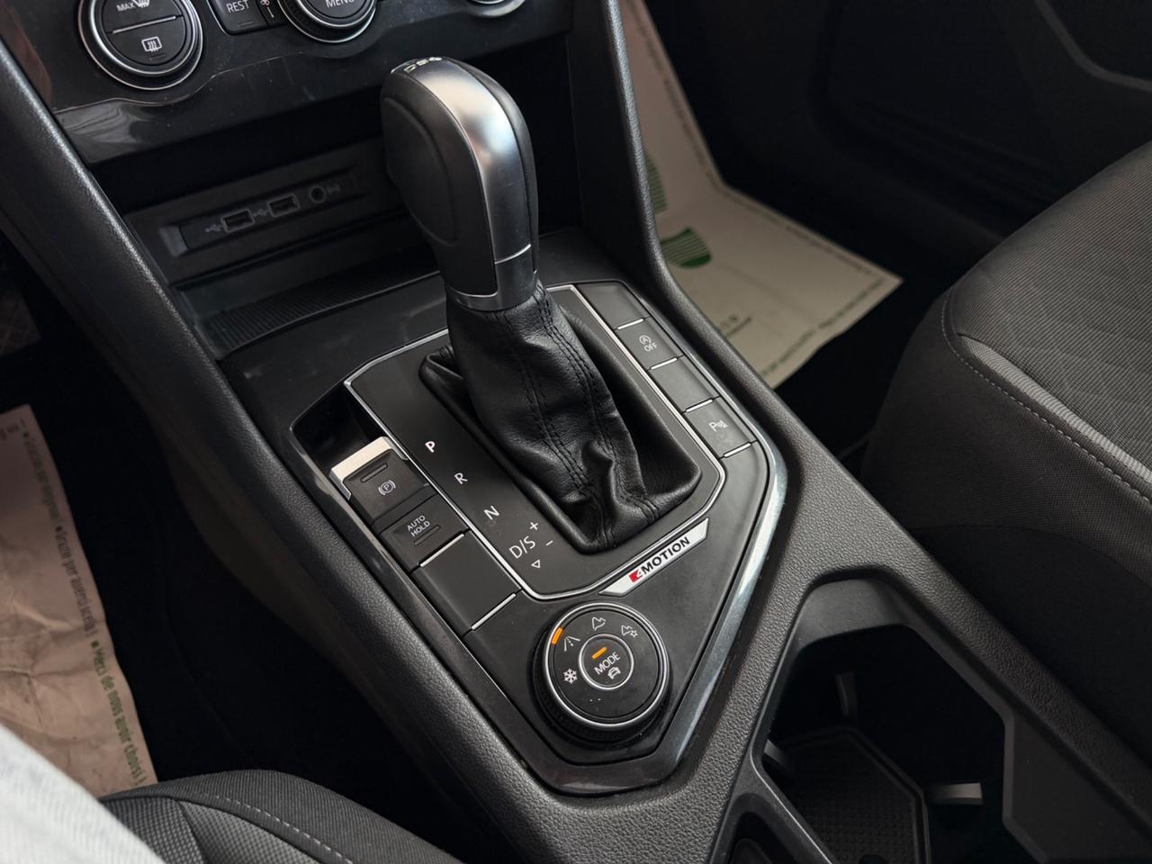 Volkswagen Tiguan 2.0 TDI DSG 4MOTION R-LINE