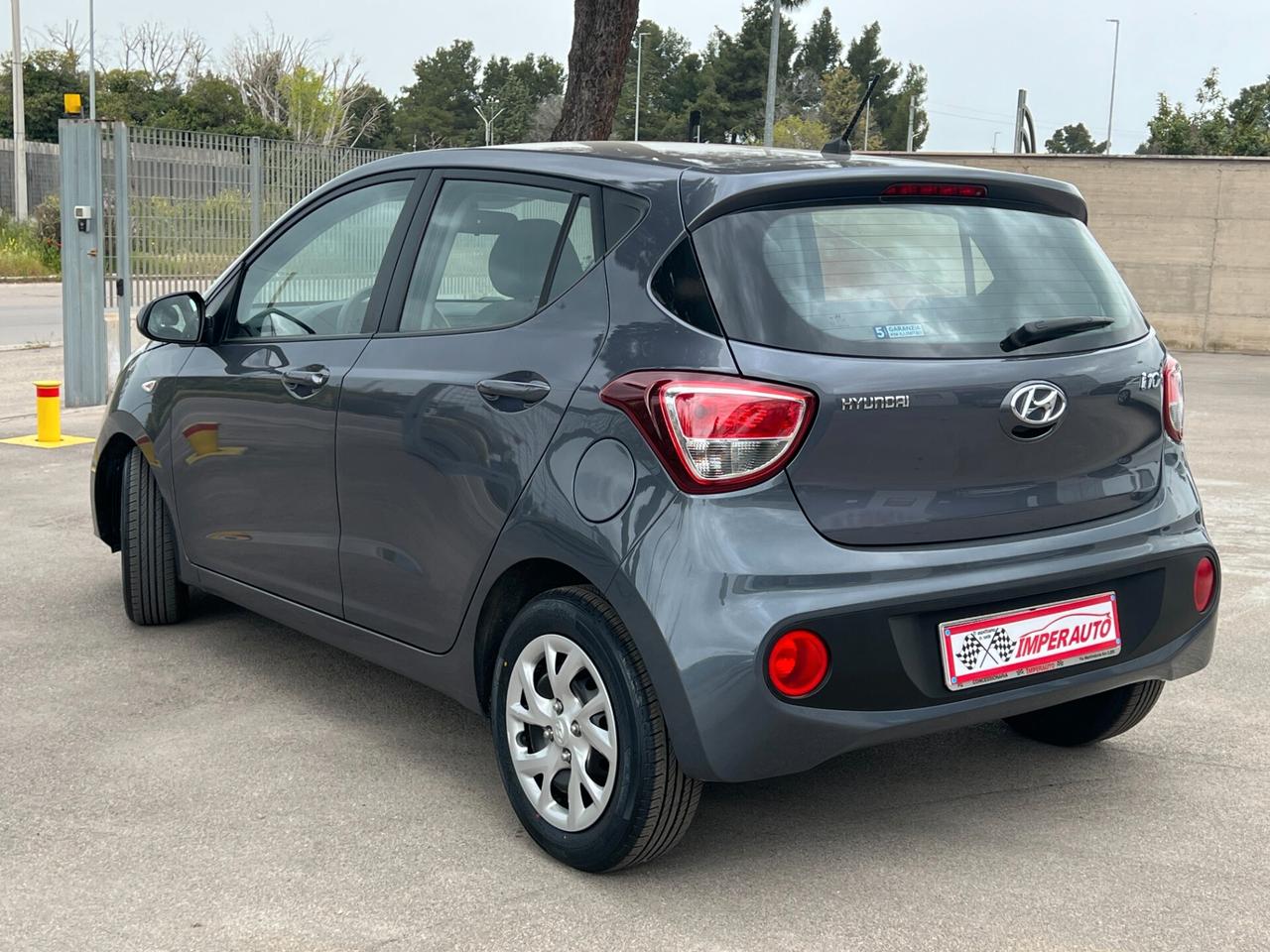 Hyundai i10 1.0 LPGI Econext Login GARANZIA