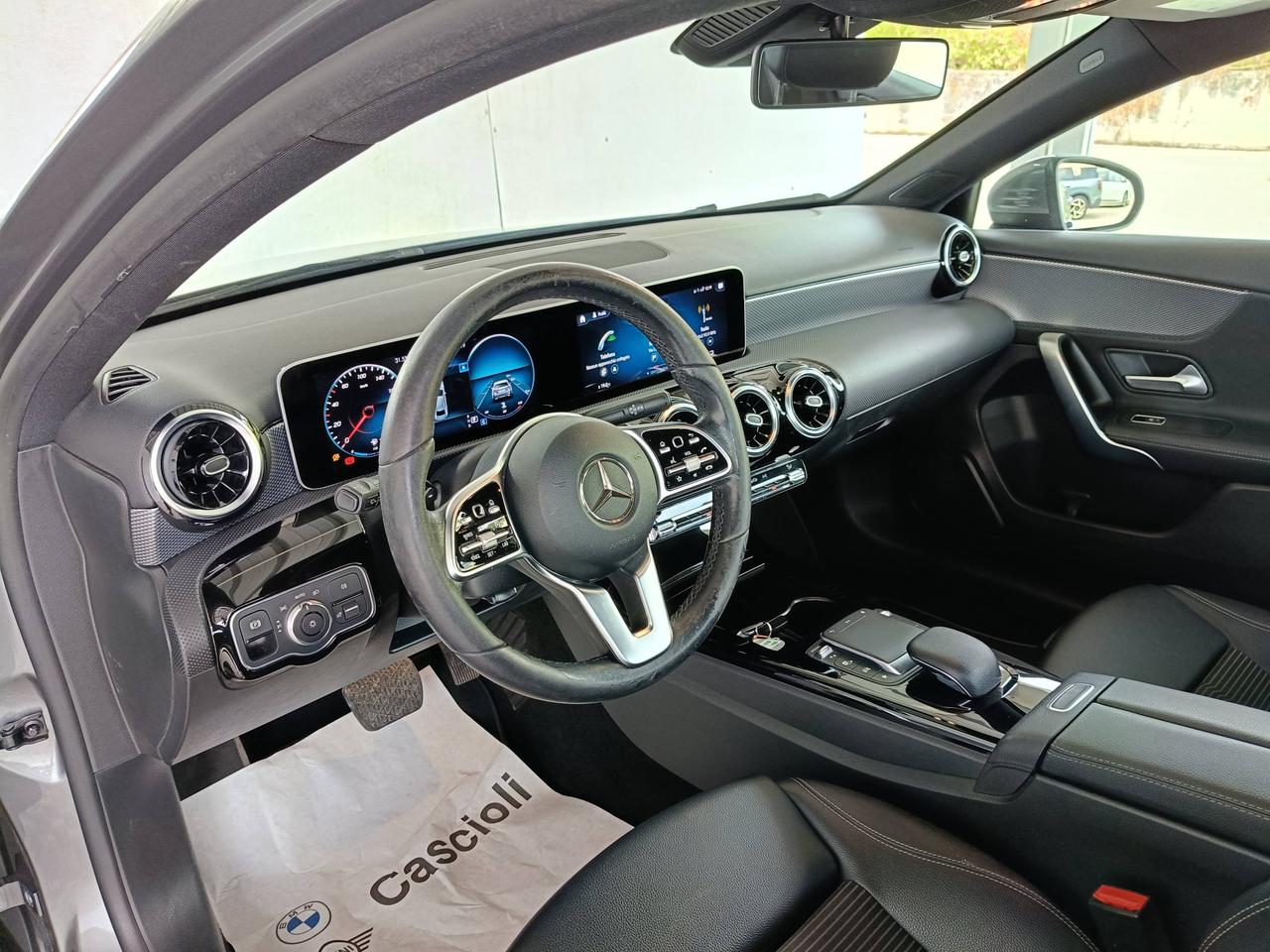 Mercedes-Benz Classe A - V177 2018 - A 180 d Sport auto