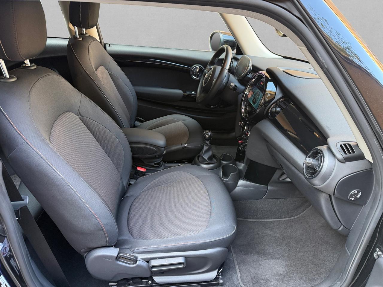 Mini 3 Porte Cooper Essential 1.5 Twin Power Turbo " Cambio Manuale "