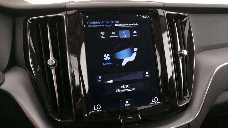 Volvo XC60 2.0 b5 Momentum Pro awd auto