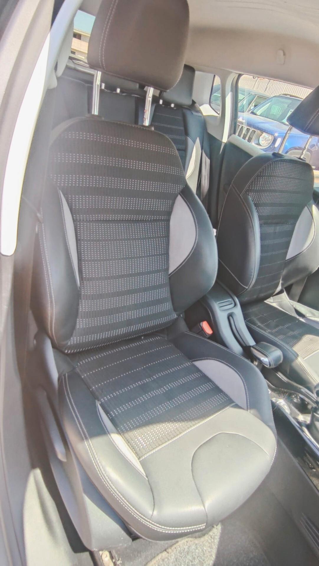 Peugeot 2008 BlueHDi 120 S&S Black Matt