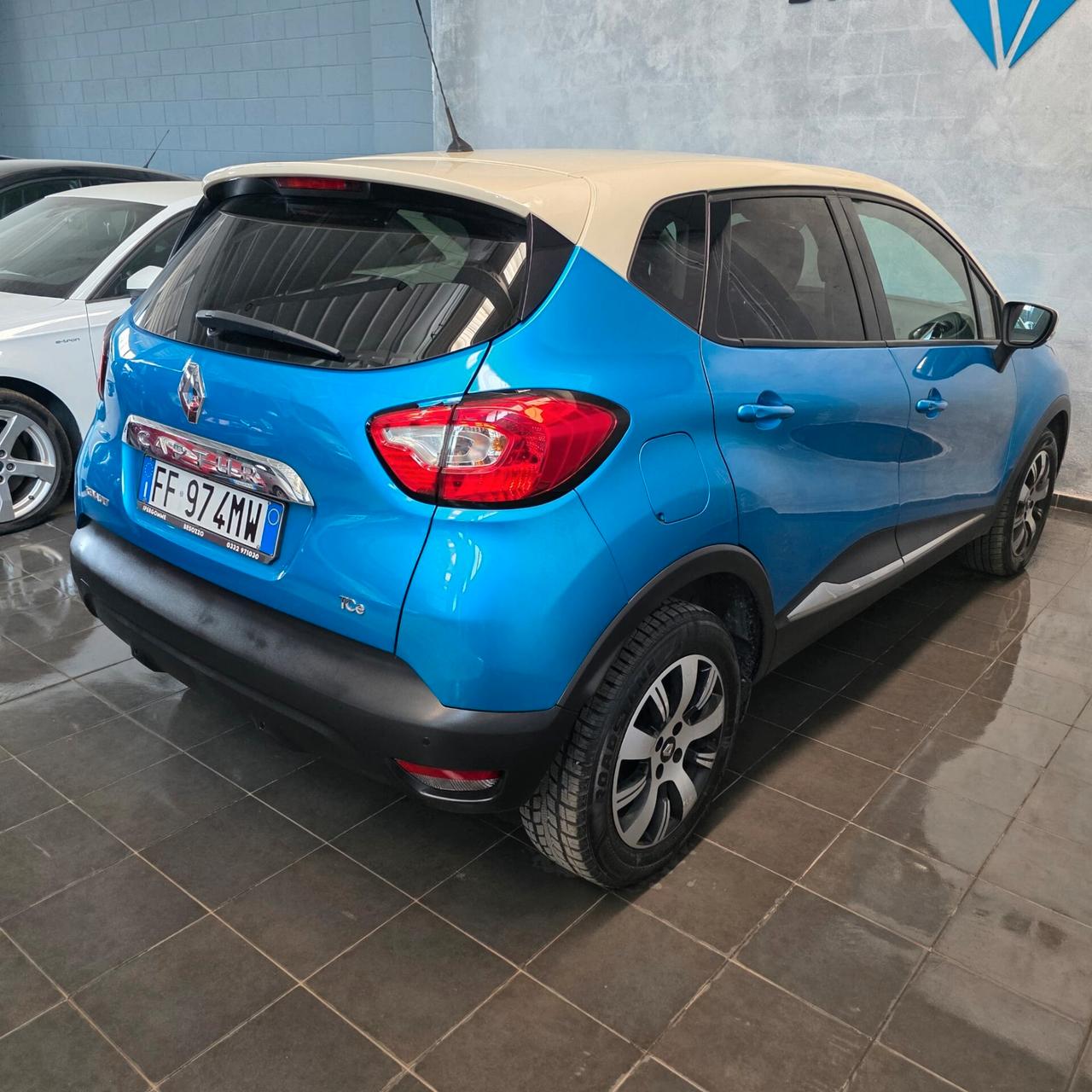 Renault CAPTUR 1.2 BENZINA AUTOMATICA FULL