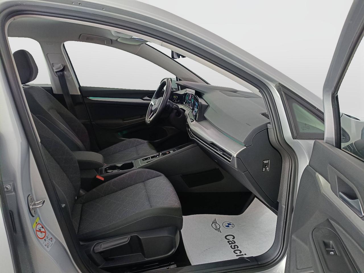 VOLKSWAGEN Golf VIII 2020 - Golf 2.0 tdi Life 115cv dsg