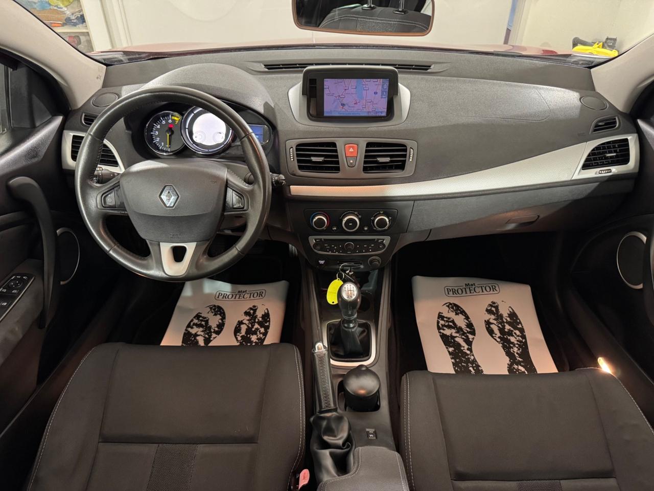 Renault Megane Coupé 1.6 Dynamique NAVI - SENSORI - CRUISE - FARI E TERGI AUTOMATICI