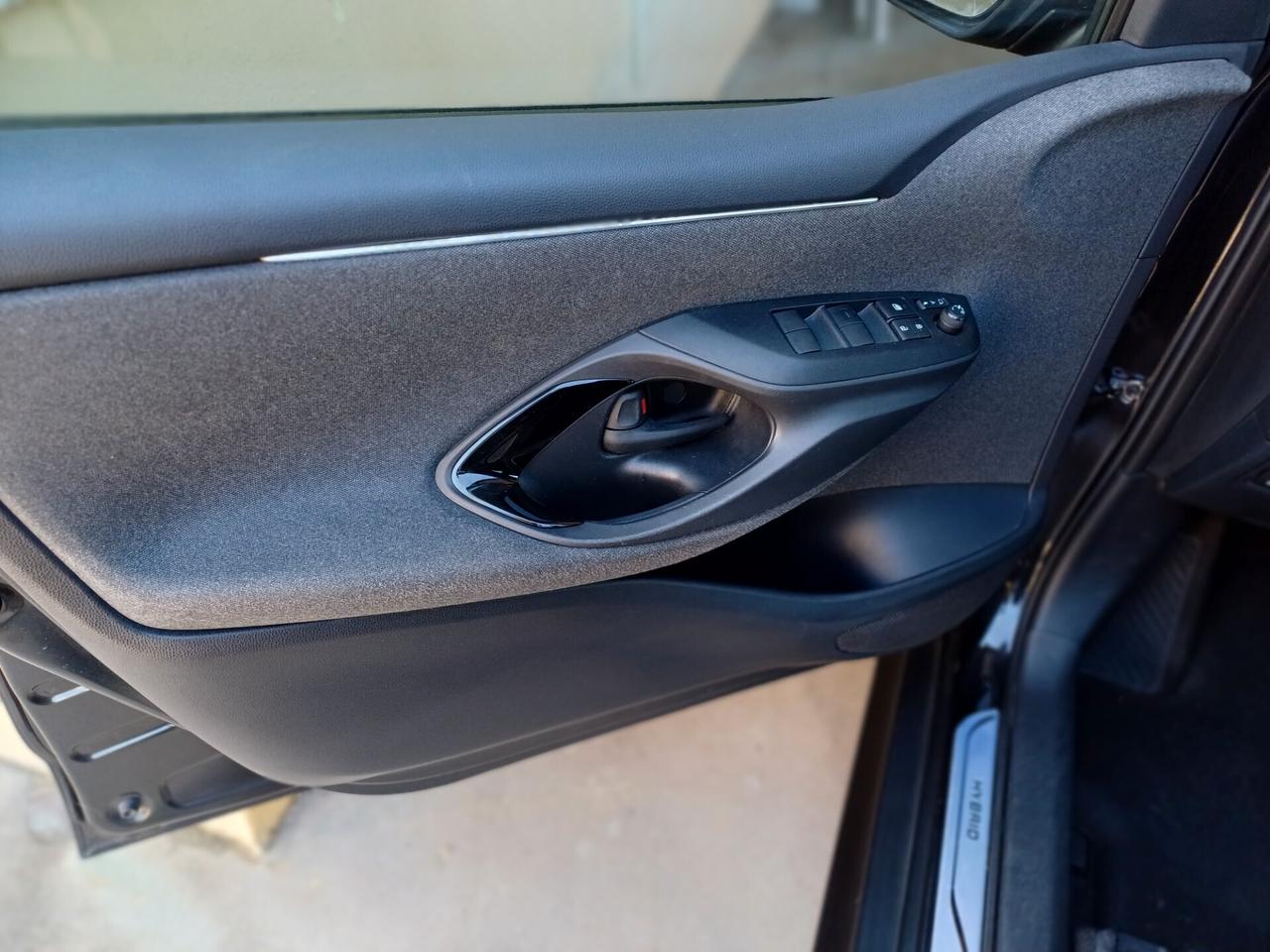 Toyota Yaris 1.5 Hybrid 5 porte Lounge(TETTO PANORAMICO)
