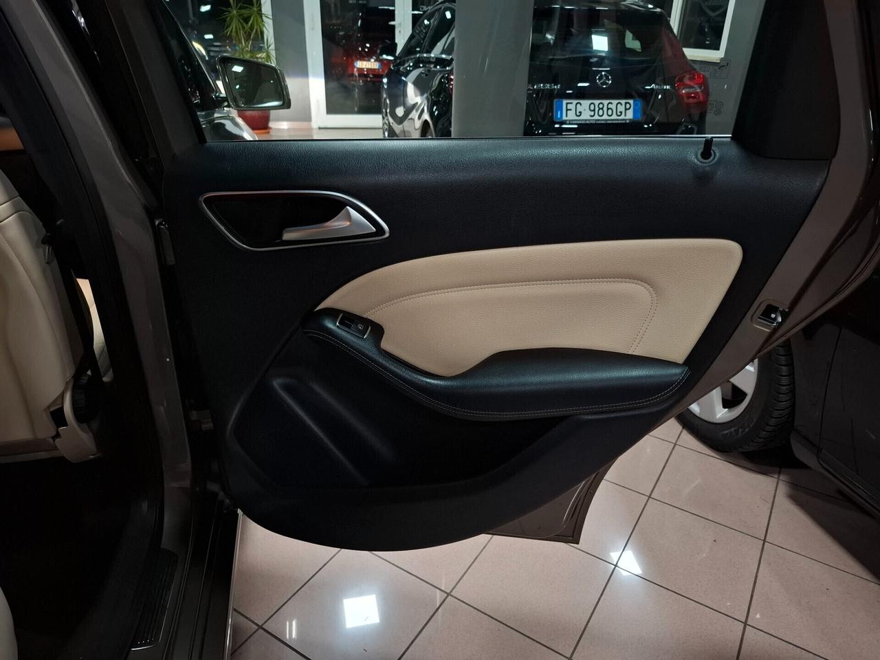 Mercedes B 180 Premium-Tetto-Neopatentato