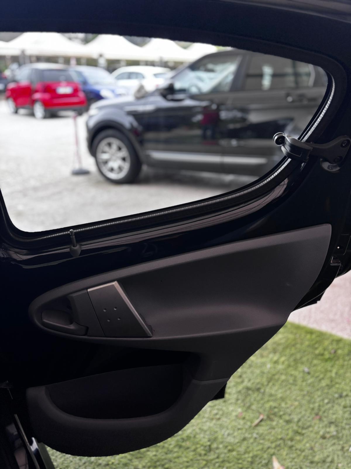 Peugeot 107 1.0 68CV 5p. Sweet Years