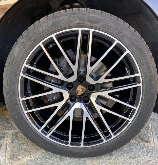 PORSCHE Macan 2.0