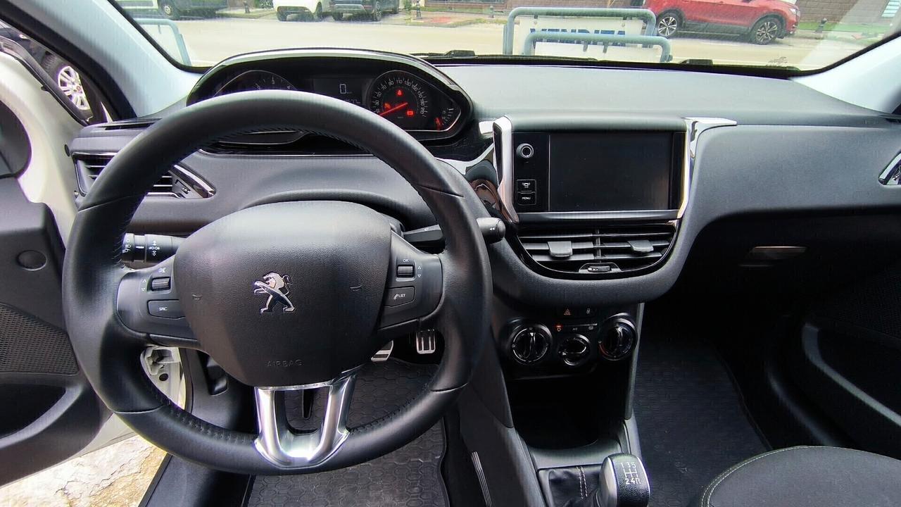 Peugeot 208 1.4 HDi 68 CV 5 Porte