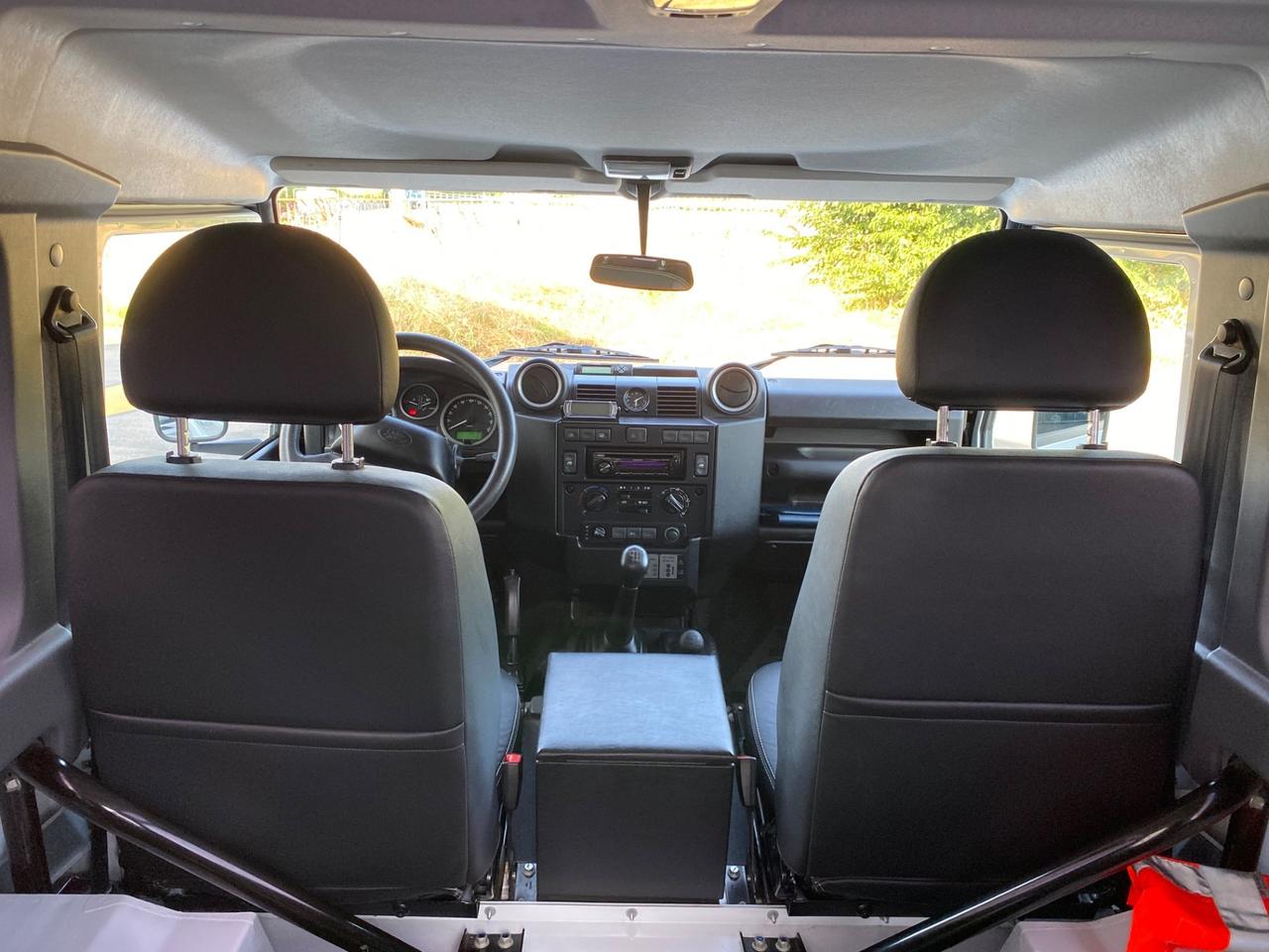 Land Rover Defender 90 2.2 TD4 Autocarro 4 Posti