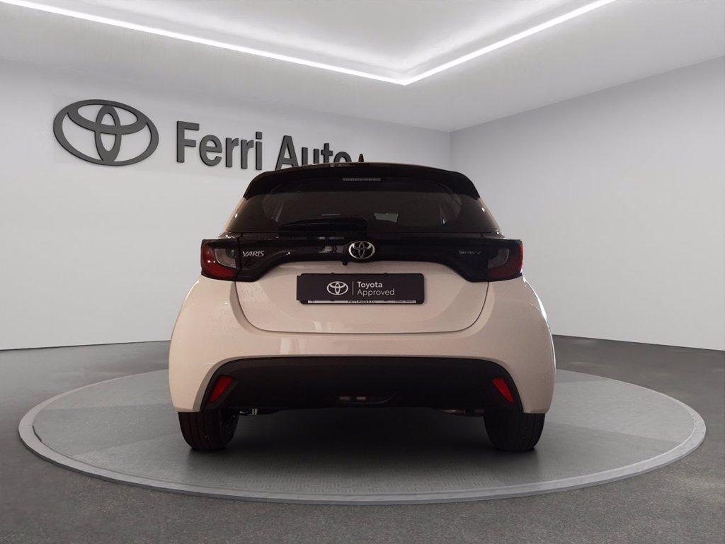 TOYOTA Yaris 1.5h active del 2025