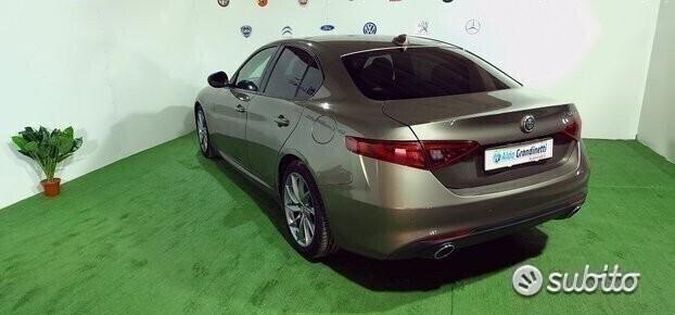 Alfa Romeo Giulia 2.2 td 136 cv bussines anno2017