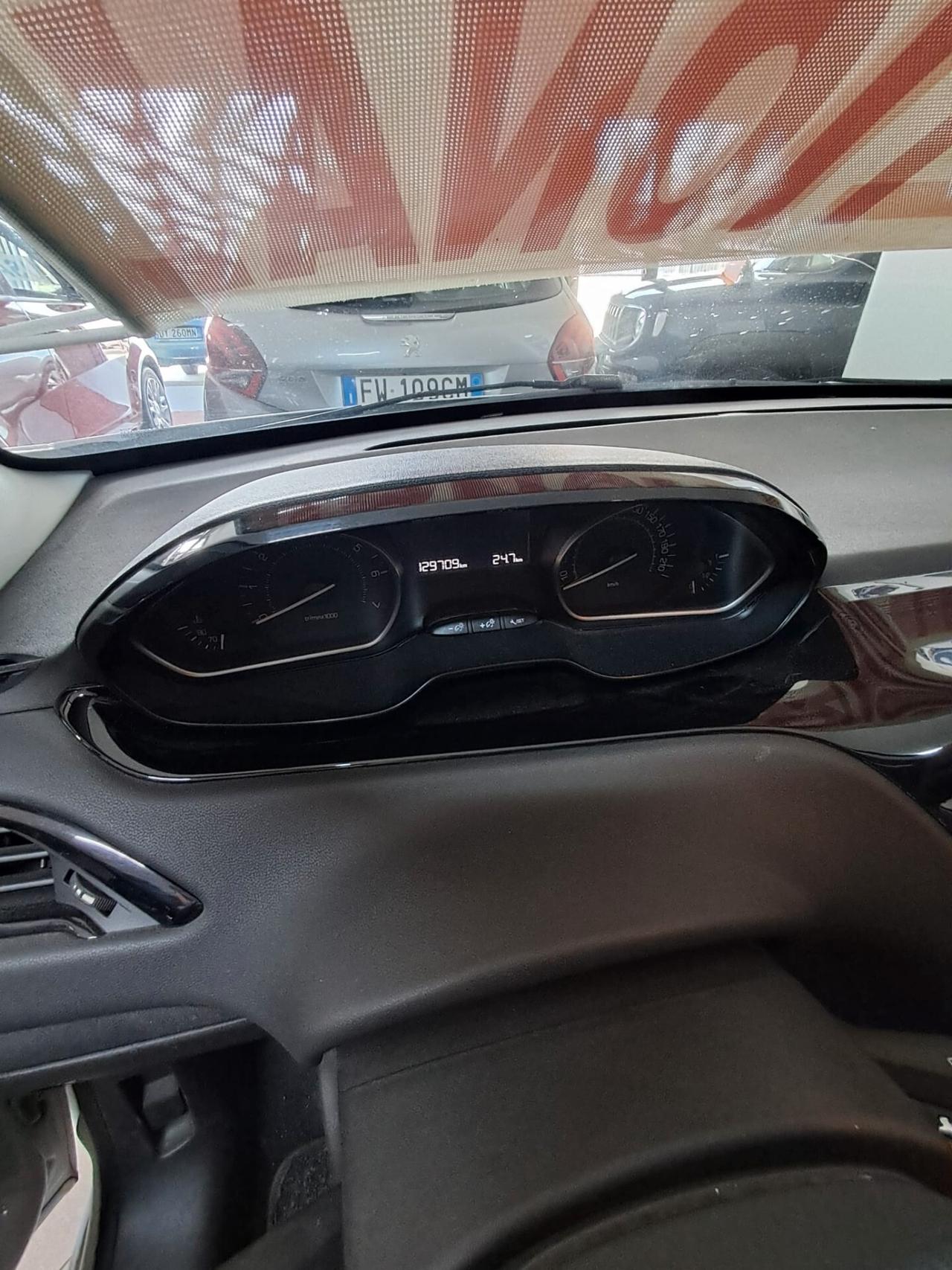 Peugeot 208 PureTech 82 5 porte Allure