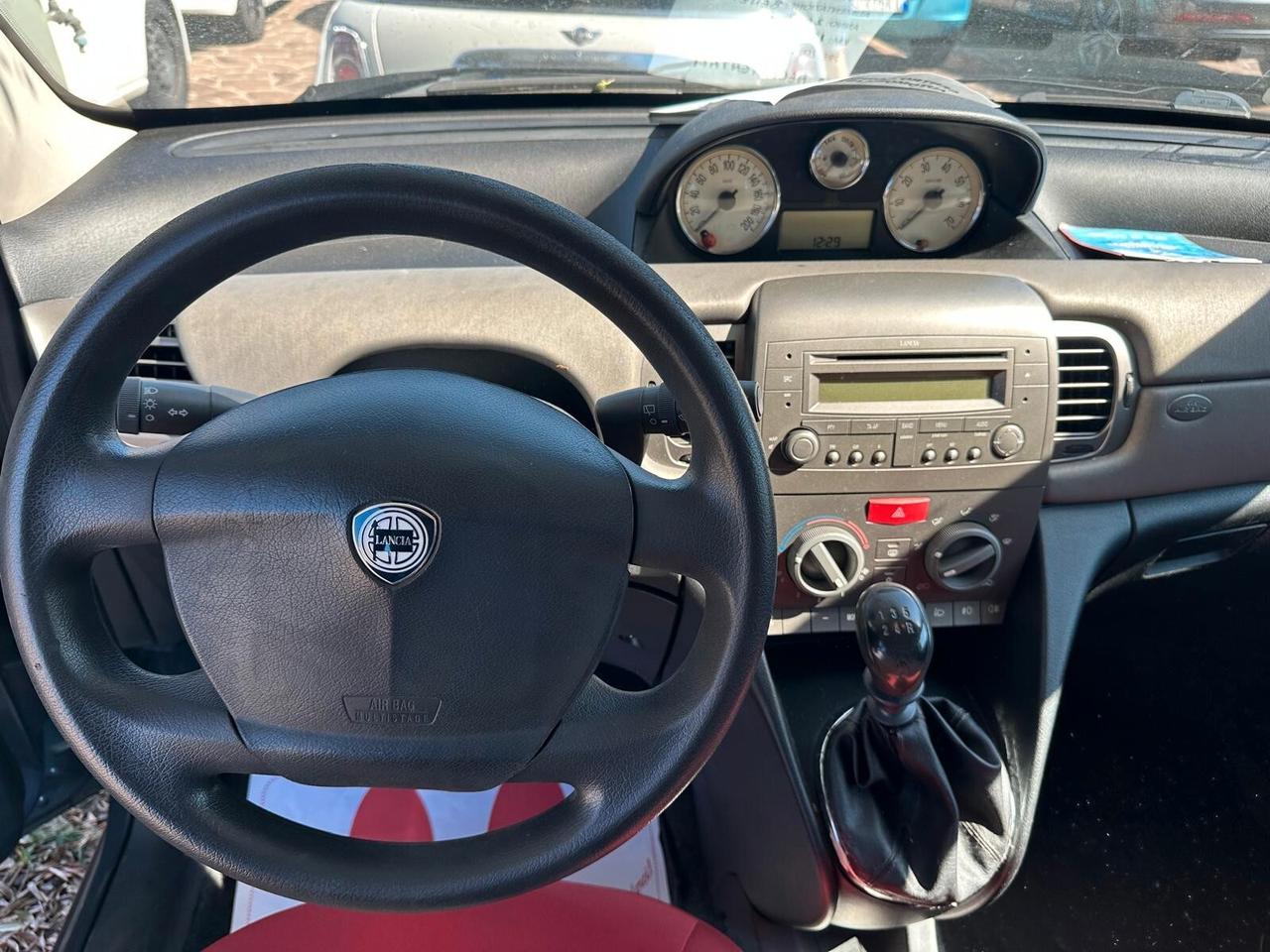 Lancia Ypsilon NEOPATENTATI PROMO SETTIMANALE