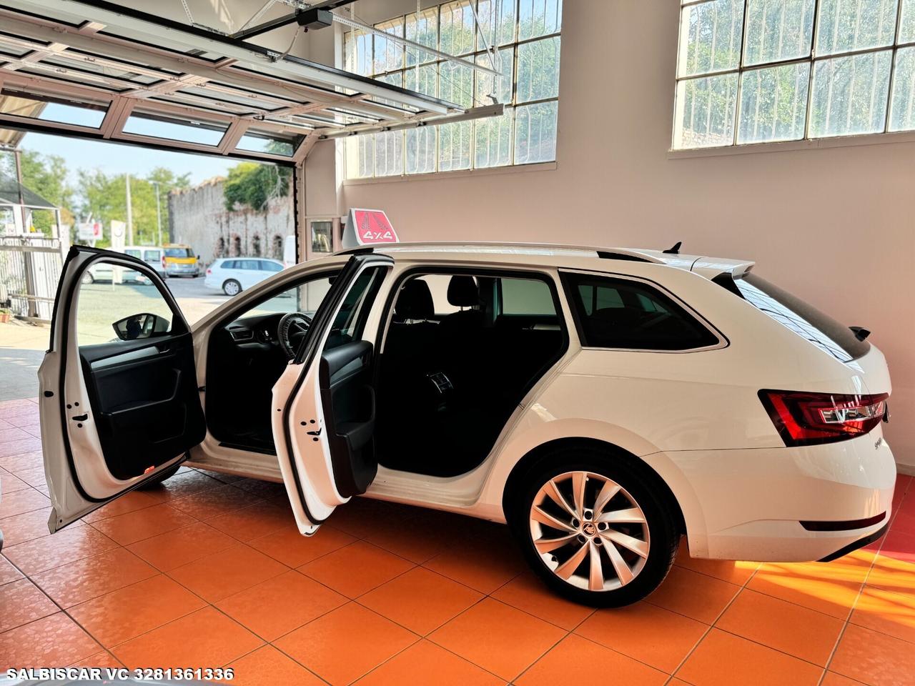 Skoda Superb 2.0 TDI 150 CV SCR 4x4 Wagon Executiv