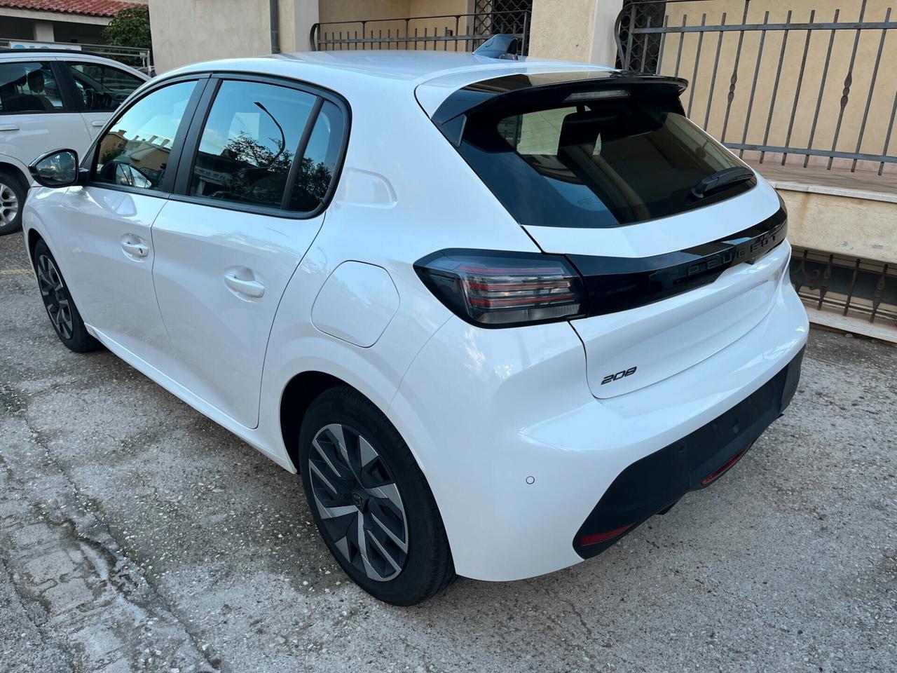 Peugeot 208 PureTech 100cv 5 porte Active*NAVI*PDC