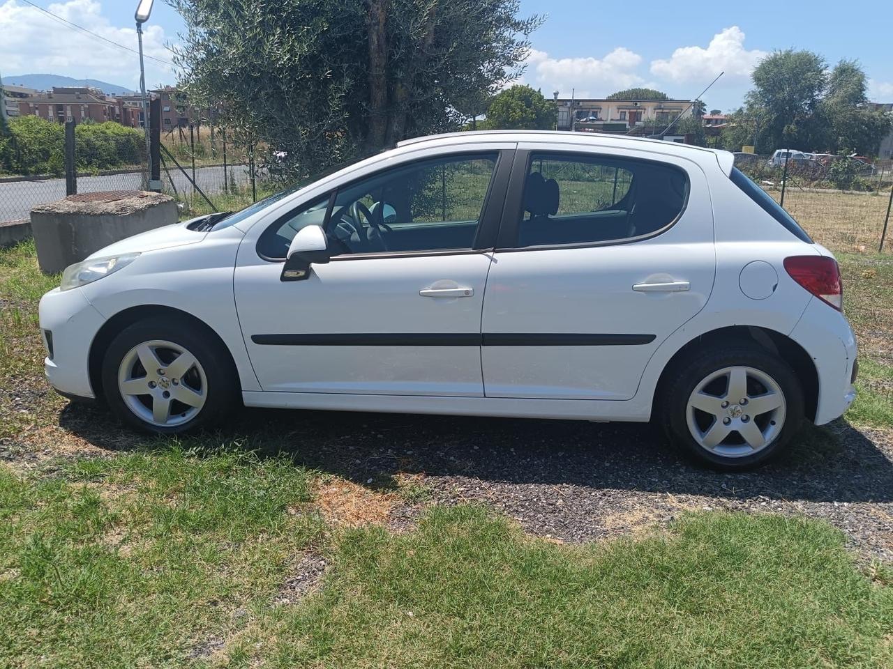 Peugeot 207 1.4 8V 75CV 5p. X Line ECO GPL