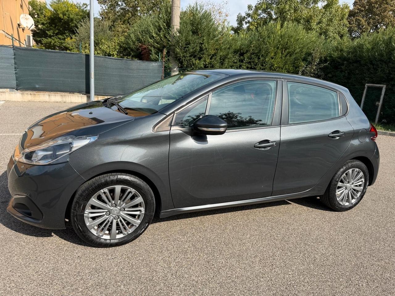 Peugeot 208 1.2 GPL - NEOPATENTATI - 12 MESI DI GARANZIA -