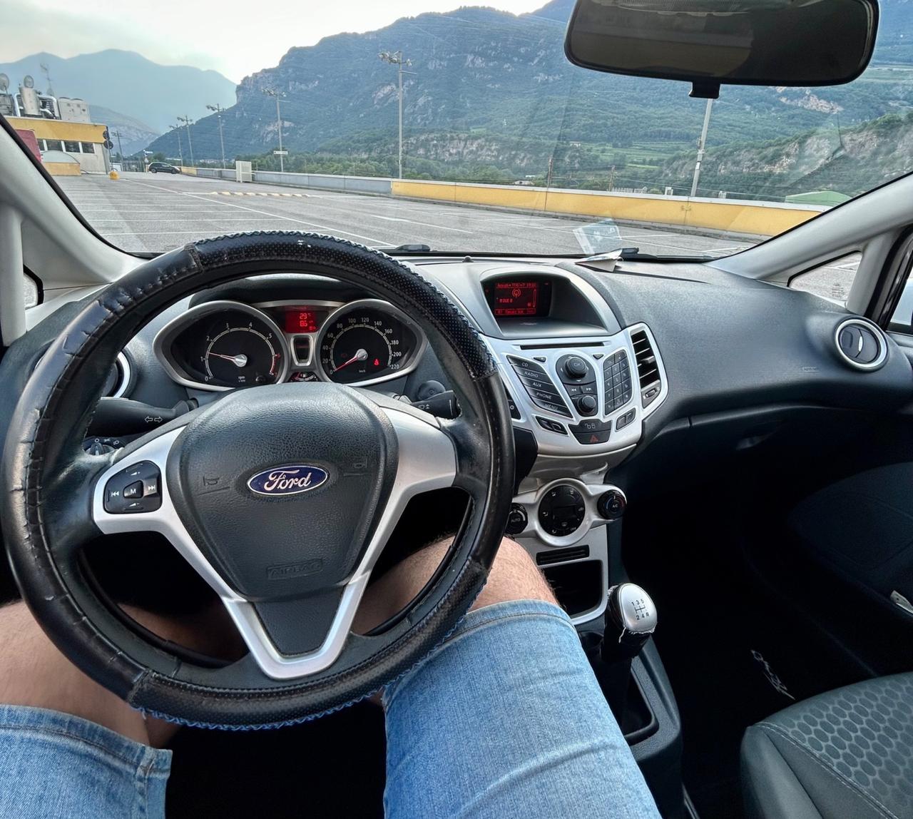 Ford Fiesta Titanium 1.2 82CV 5 porte Neopatentati