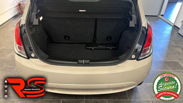 LANCIA Ypsilon 1.2 69 CV 5 porte Gold Adatta Neopatentati