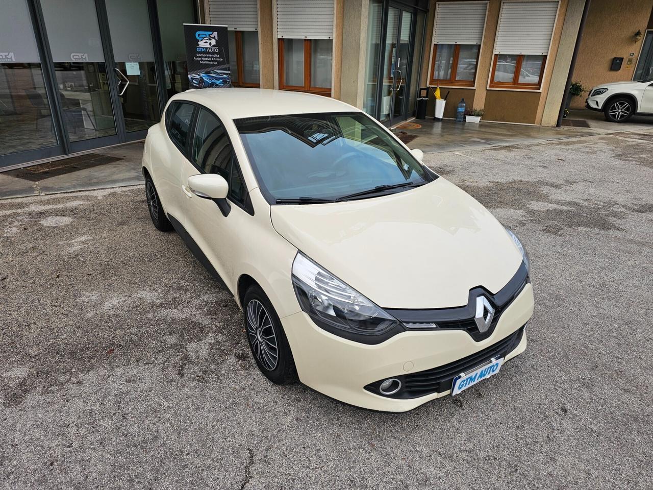 Renault Clio 1.2 75CV -OK Neopatentati