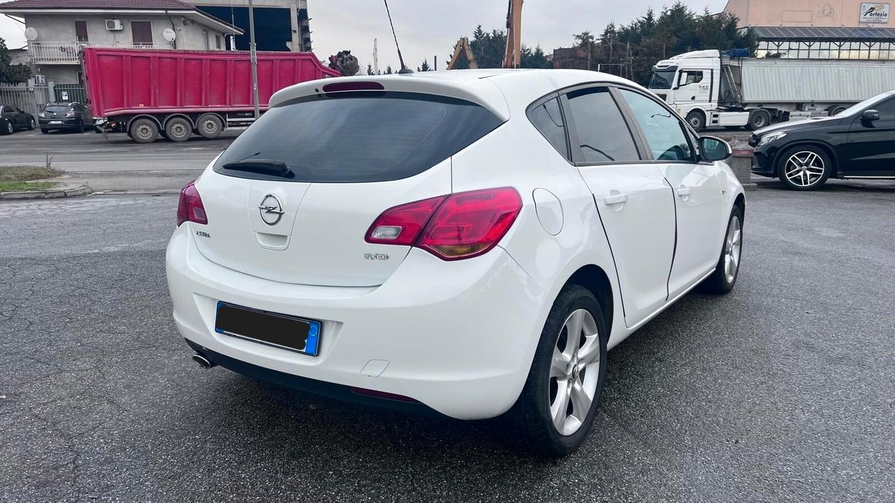 Opel Astra 1.4 Turbo 140CV 5 porte GPL Tech Cosmo