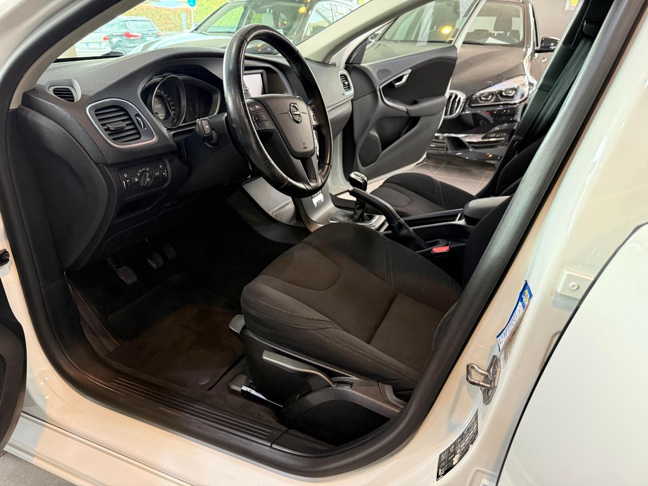 Volvo V40 2.0 d2 Business my17 92.000 KM!!