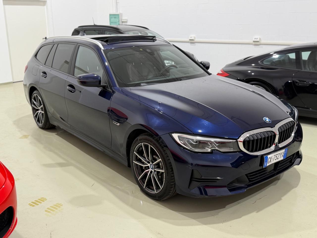 Bmw 330e xDrive Touring FULL, UNIPRO