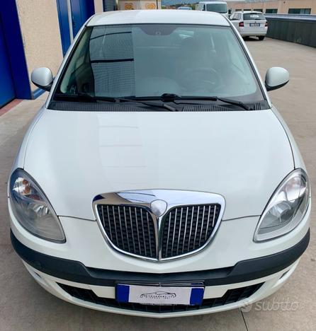 LANCIA Ypsilon 1.2 69 CV Diva NEOPATENTATI
