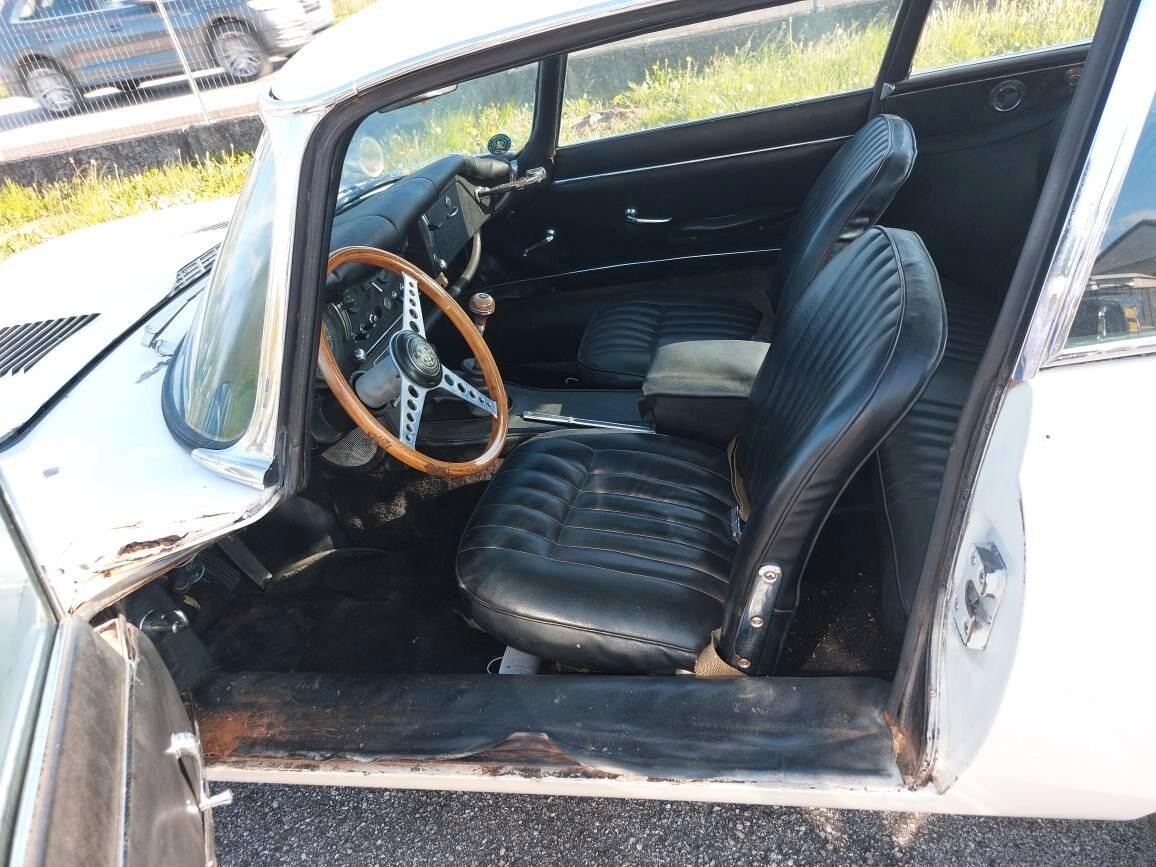 Jaguar E-Type 4200 Coupè del 1966