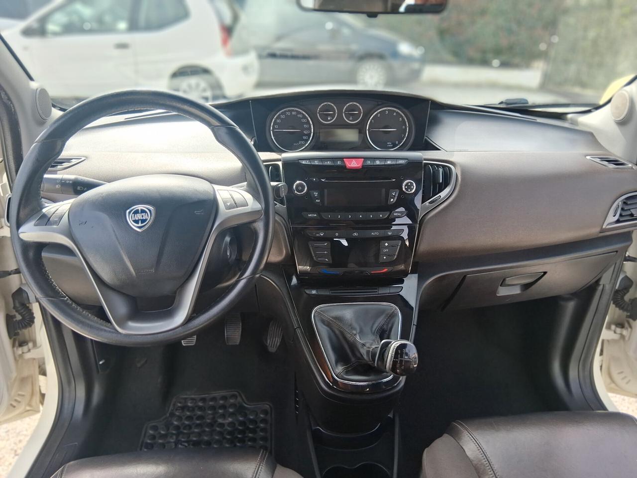 Lancia Ypsilon 1.2 69 CV Platinum