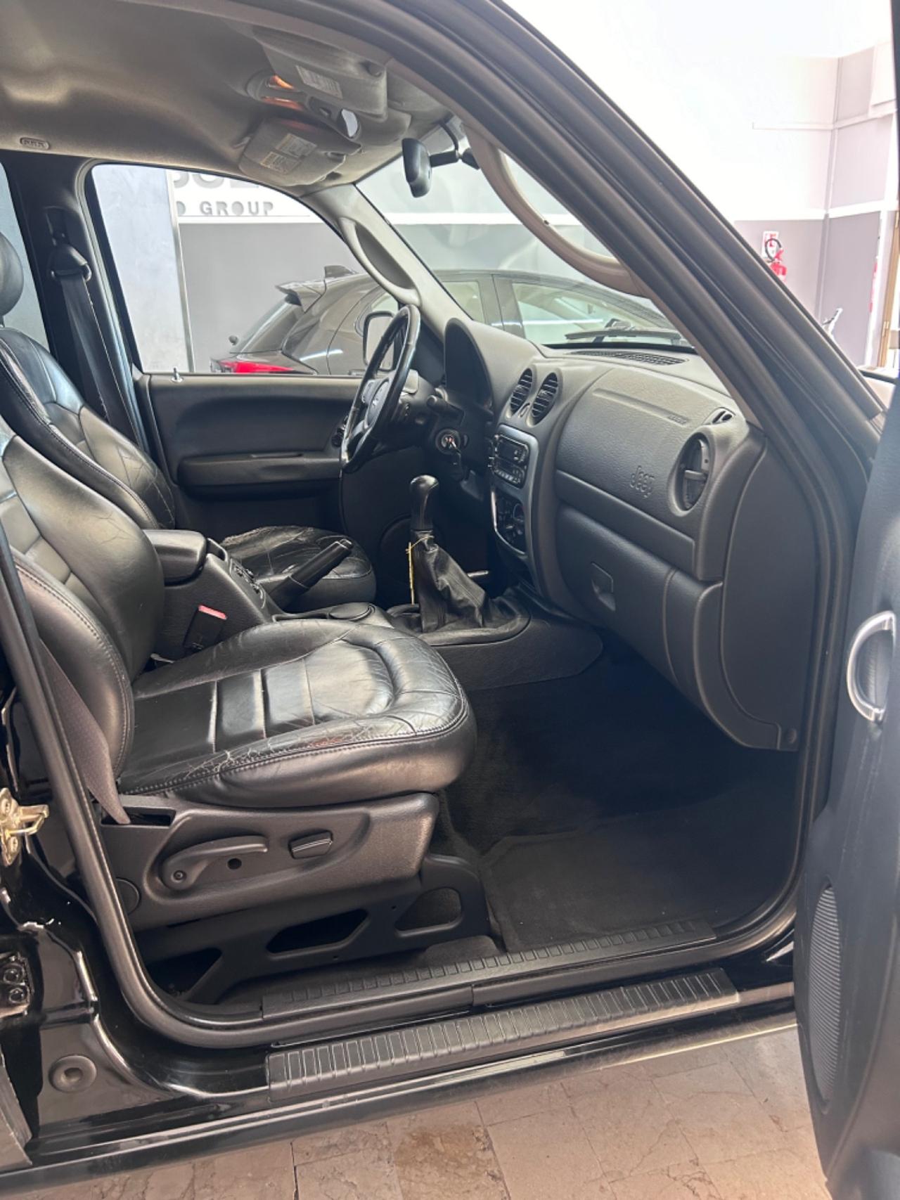 Jeep Cherokee 2.5 CRD Sport