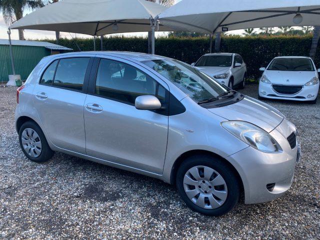 TOYOTA Yaris 1.0 5 porte Sol